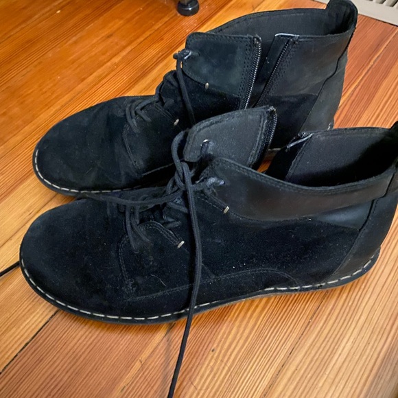 Clark’s women’s shoes - Picture 1 of 2